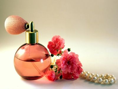 结婚四周年纪念日送什么礼物好,结婚五年纪念日送什么礼物