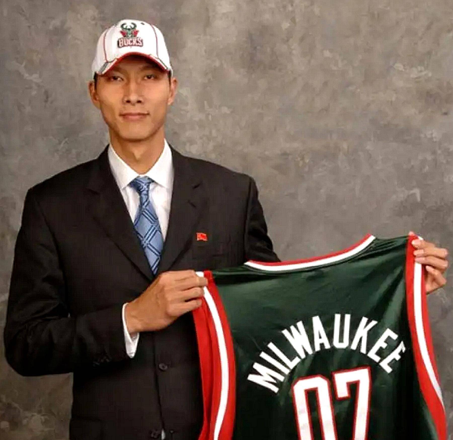 易建联退役仪式谈姚明演讲完整版,易建联退役仪式演讲完整版姚明