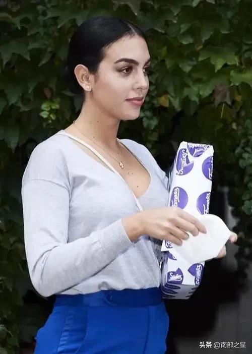 C罗轰世界波，带队完成大逆转，乔妹大秀电臀舞，好身材一览无余