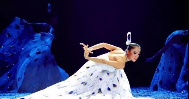 “人体模特”汤加丽：父母很难原谅我，和丈夫离了婚，但我不后悔