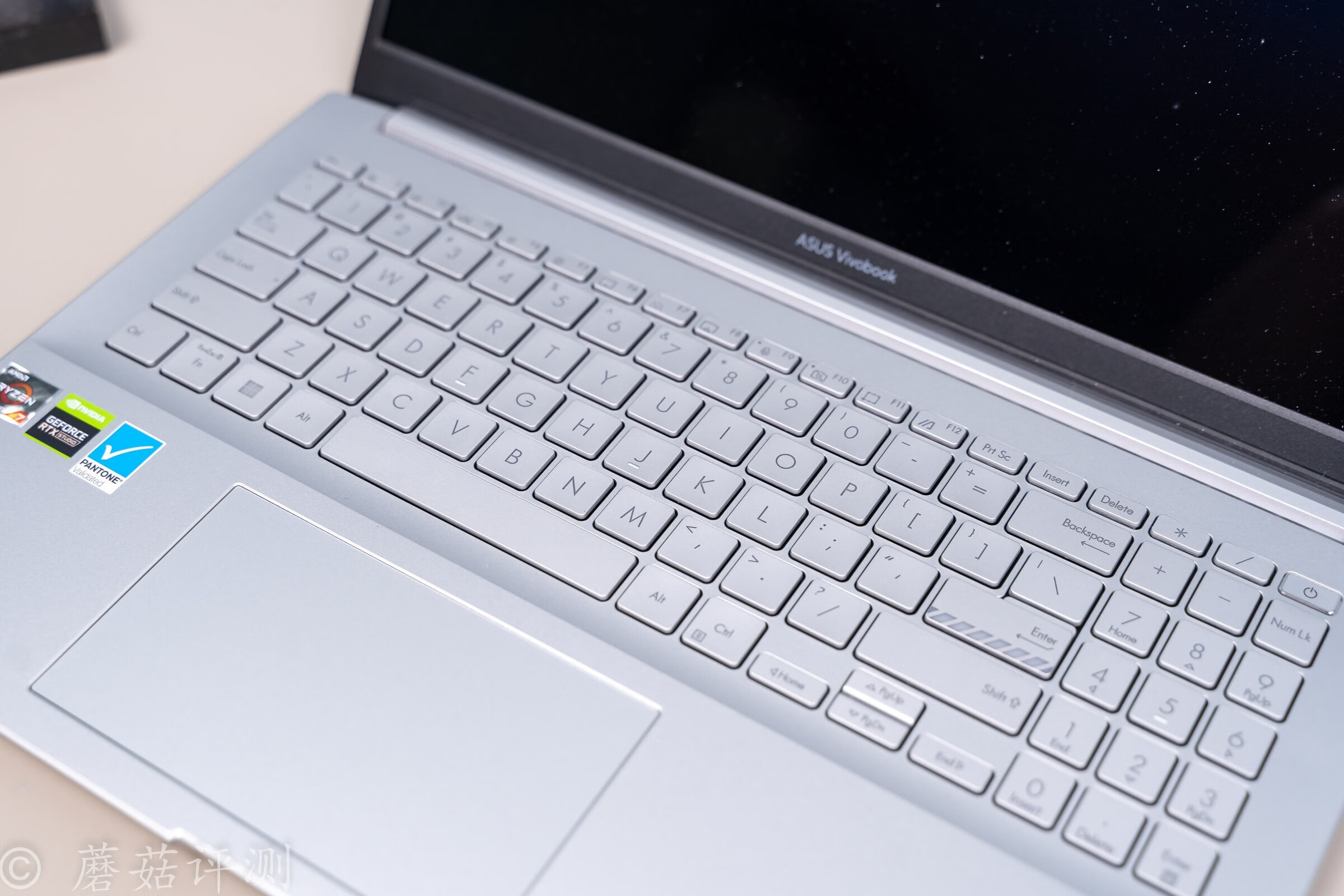 华硕无畏pro15锐龙版和灵耀pro14,轻薄本华硕无畏pro15游戏测评