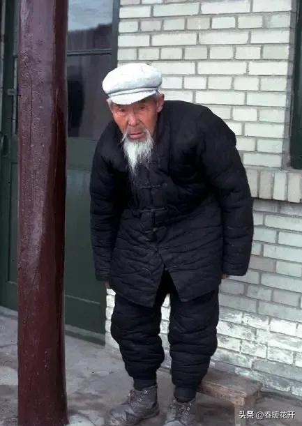 【晚清*楼青**旧影】女子丰乳肥臀，媚态撩人，风姿依旧！