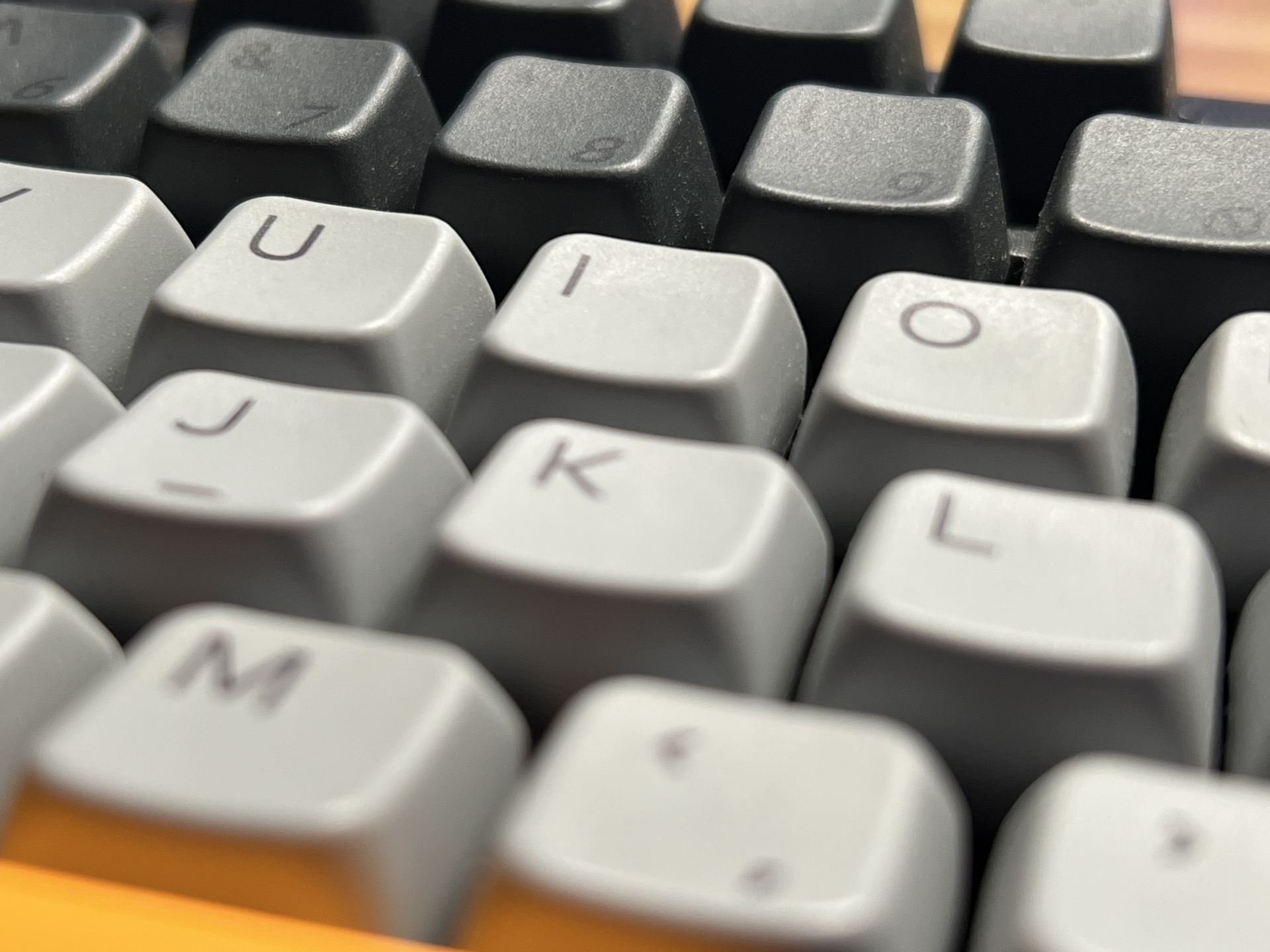 双机党iphone13promax,入手两个苹果手机怎么选择