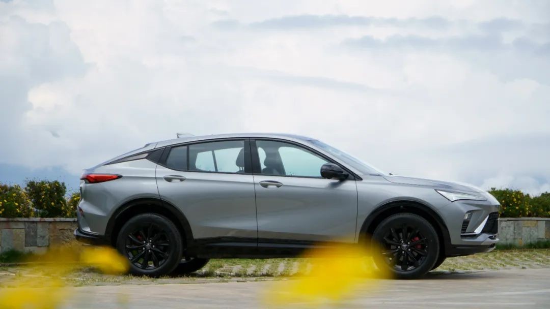 7万级最热门的两款suv该怎么选,10万块能买中型suv不妨看看这几款