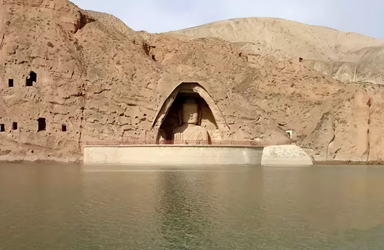去甘肃旅游最值得去的十大景点 (甘肃16个最值得去的旅游景点)