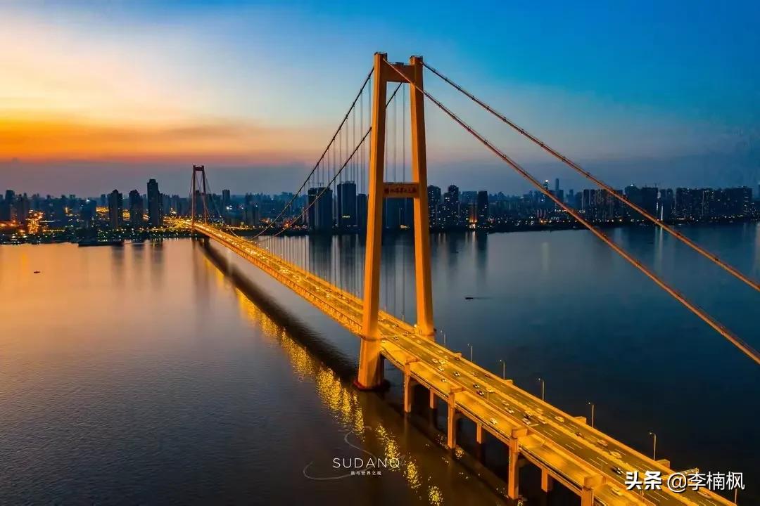 郑州除了陆运和人口优势，其他方面在中心城市里垫底，真要加油了