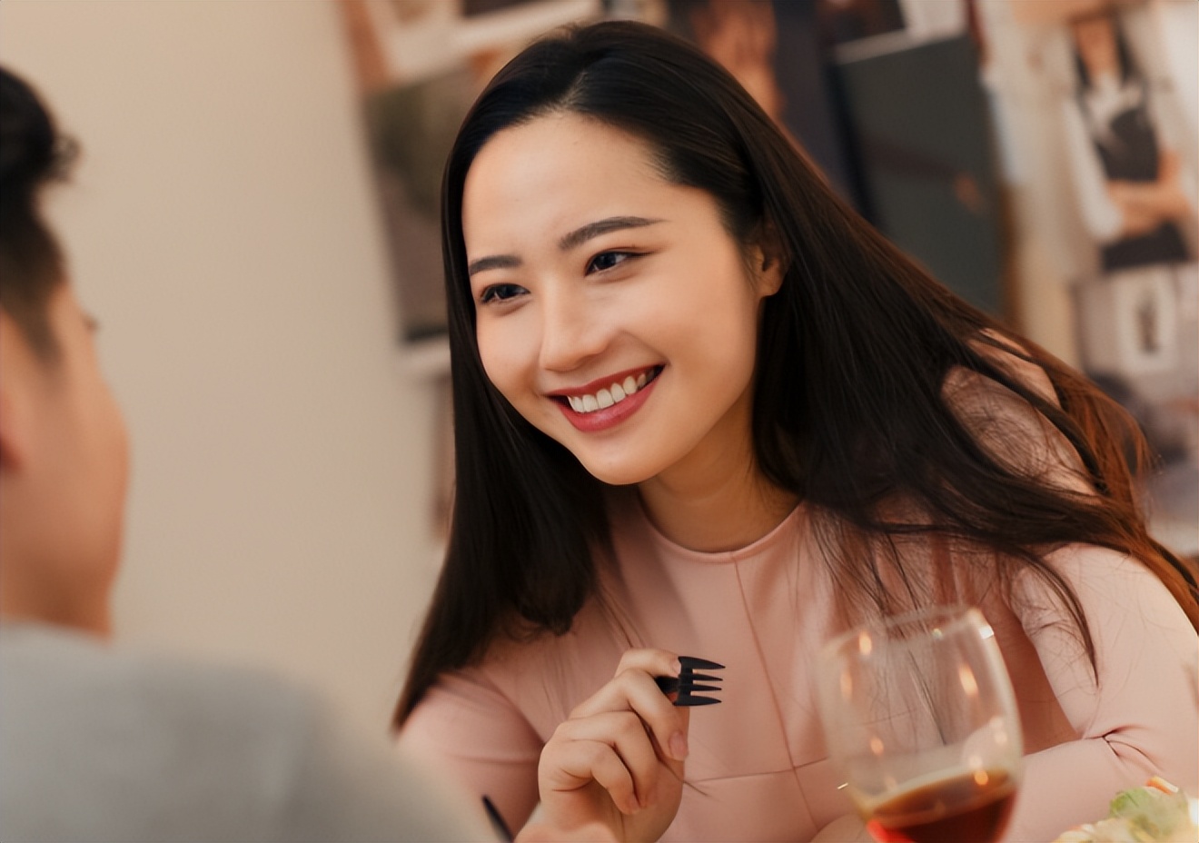 女子洗澡发现腋窝肿块,女孩洗澡时发现背后长了个痘痘