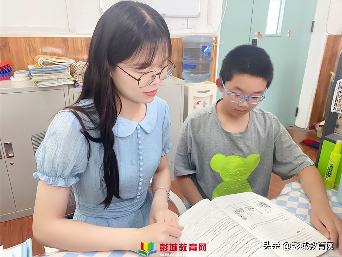 主题教育支部成员谈心谈话,绿地小学党支部开展主题党日活动