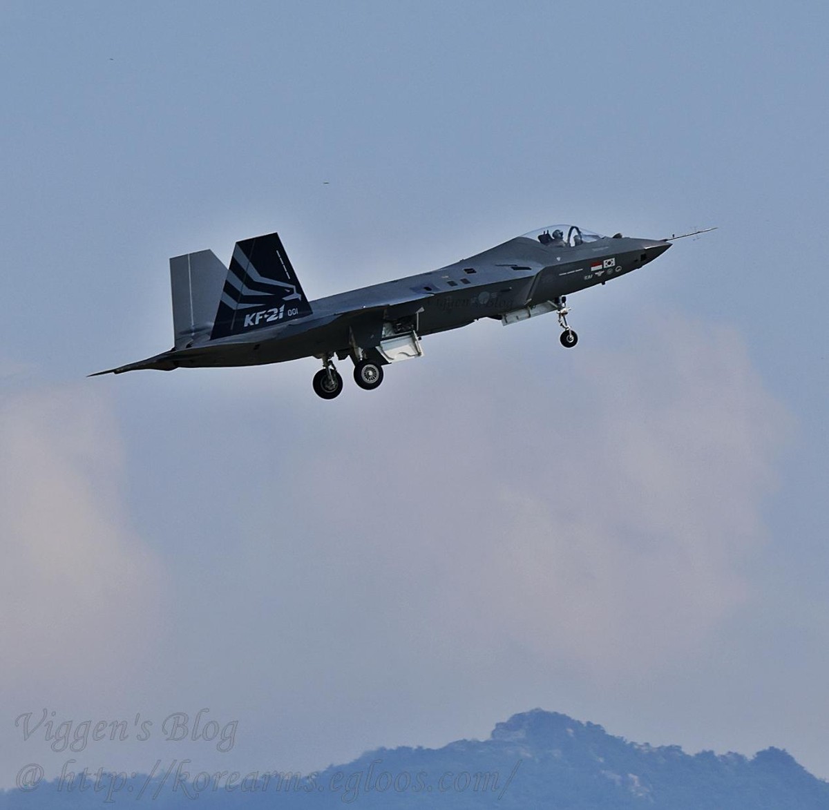 f22猛禽战斗机首次发布,韩国首飞