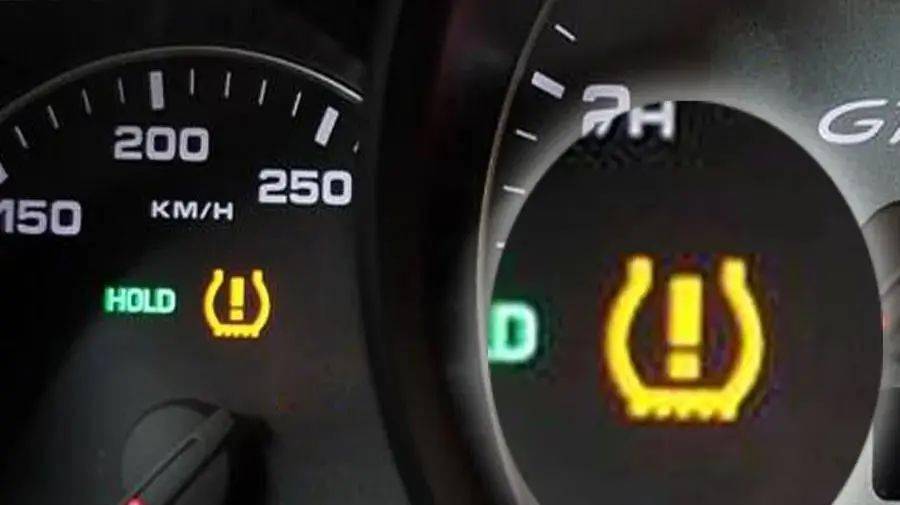 汽车所有危险指示灯都亮了怎么办,汽车行驶中突然警告指示灯亮