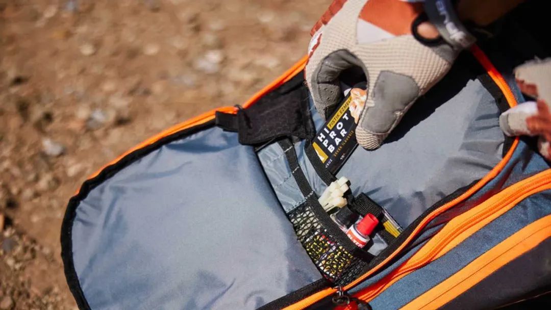 背包男士越野旅行包,骑行越野背包