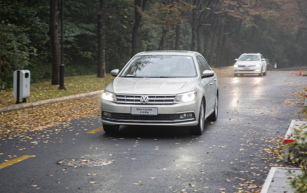 为什么朗逸都说不好但买的人却多,为啥朗逸那么多人不推荐买