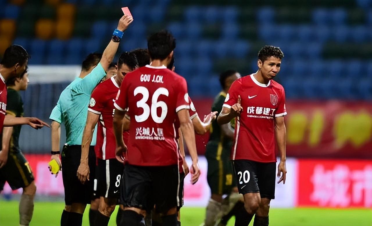 裁判罚下上港主教练,上港主教练谈中超夺冠