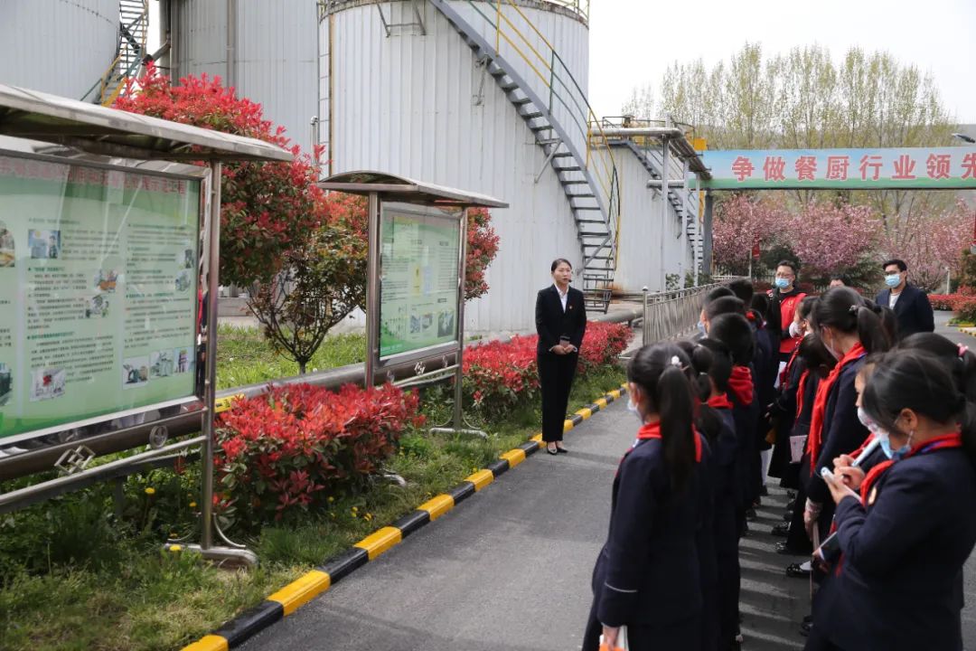 厨余垃圾餐厨垃圾处理再利用,绿色环保小记者采访