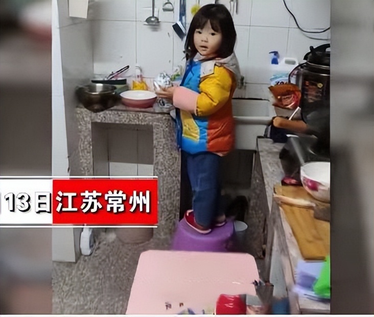 带女儿菲儿送外卖央视,安徽穷小子带女儿一起送外卖