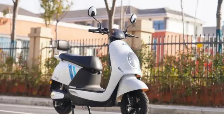 电动车爱玛雅迪新日怎么选,雅迪爱玛新日台铃哪个电动车好