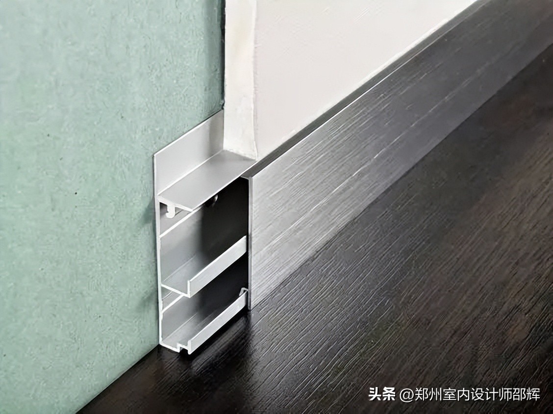 装修墙面黑印怎么处理,房间白墙重新刷怎么处理