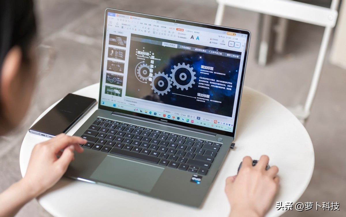 华为matebook14s2022款外观及插口,华为matebook14s2022款深空灰