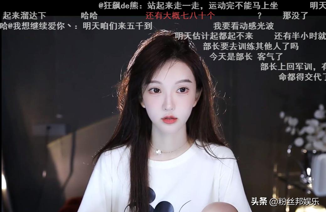 鍗楀鍎垮紑鍚堣烦鐩存挱鍥炴斁,涓绘挱鍗楀鍎垮紑鍚堣烦