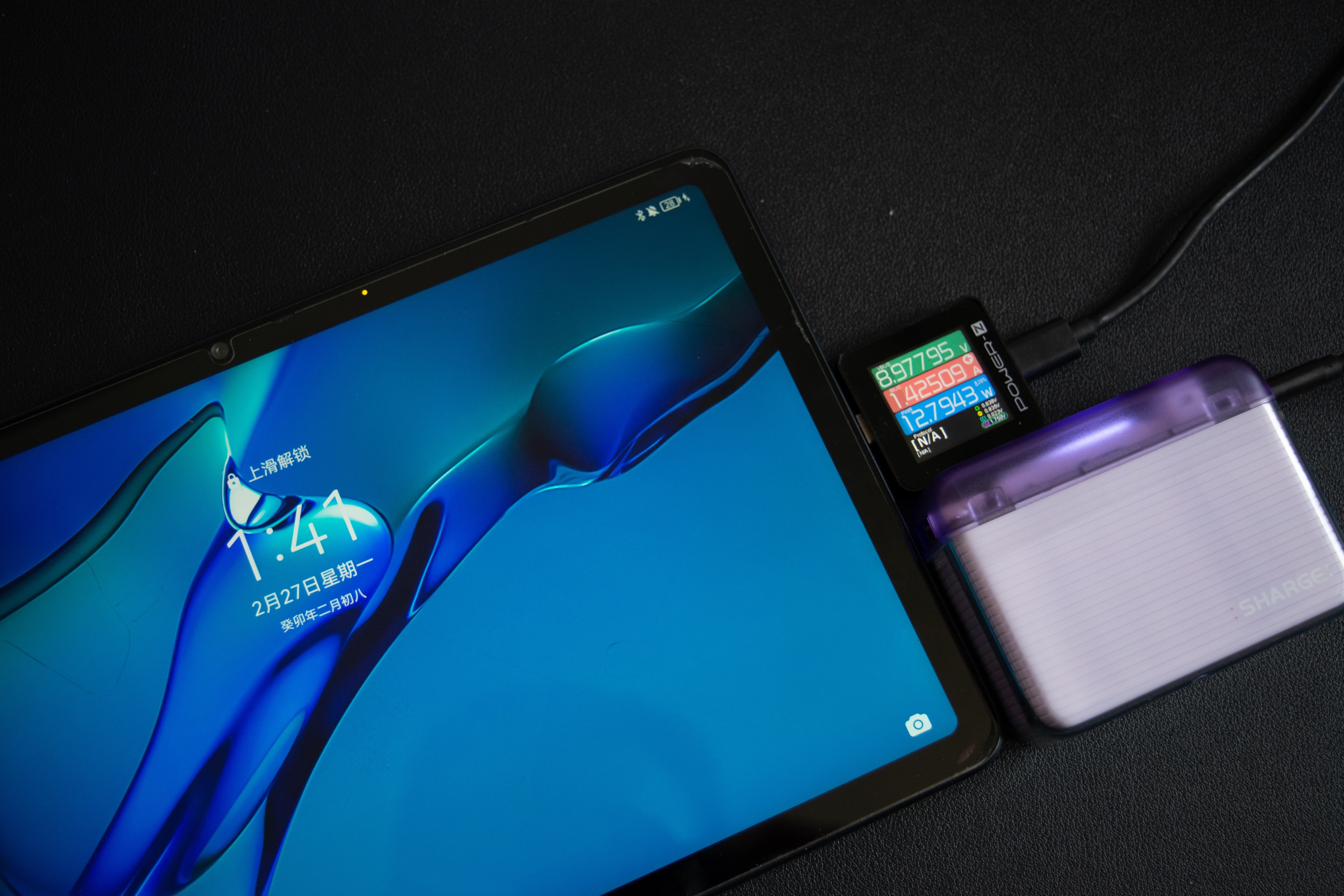 轻便型移动电源推荐,移动电源超薄小巧便携自带线