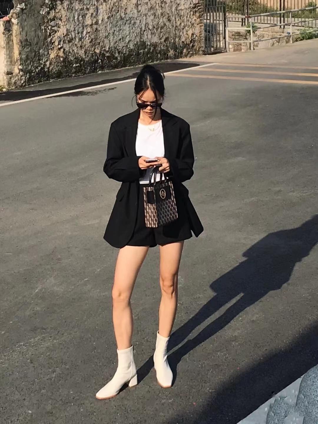 冬季穿低帮马丁靴,降温了中拉链马丁靴