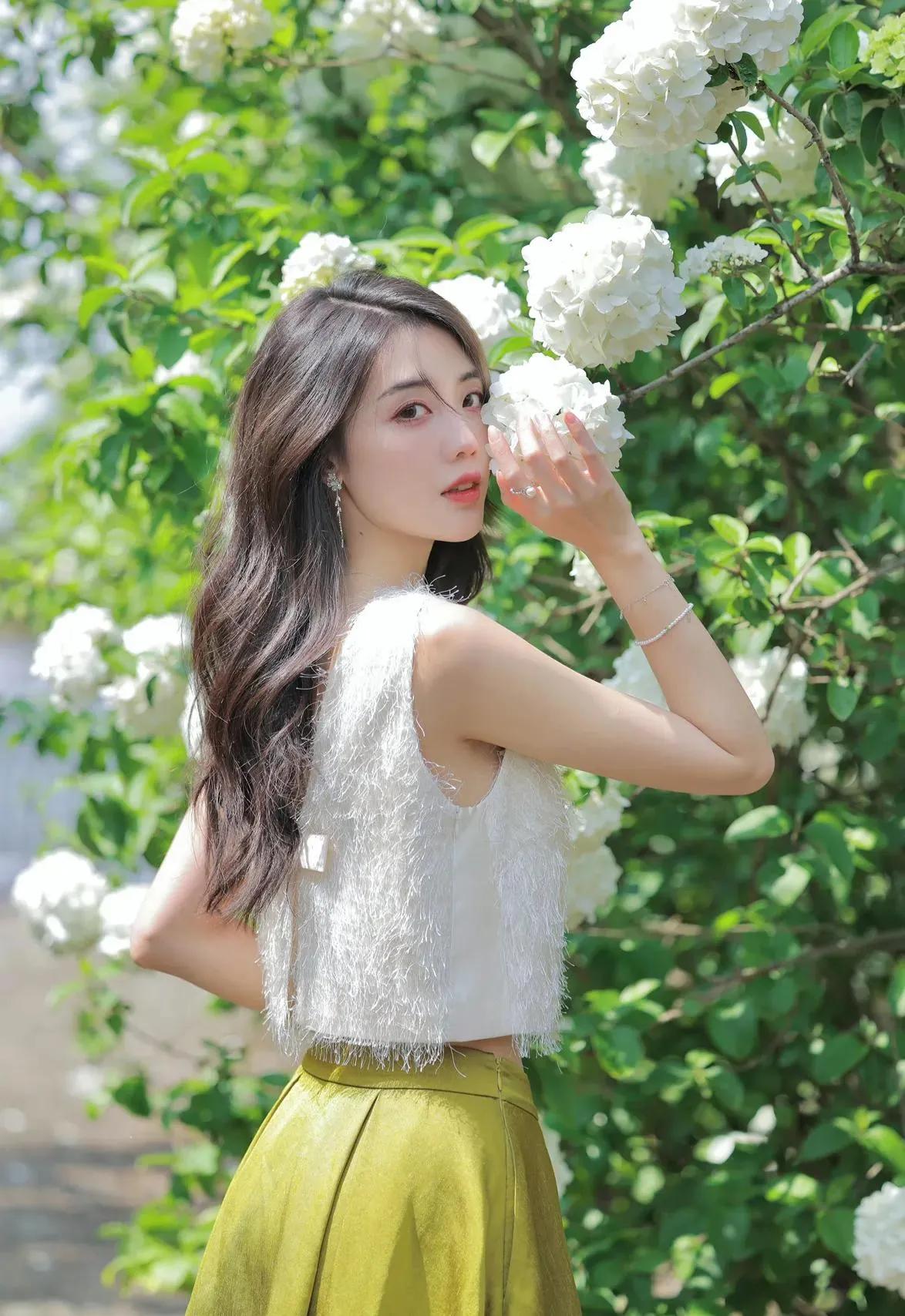 韩版白色背心长裙搭配,流苏背心长裙