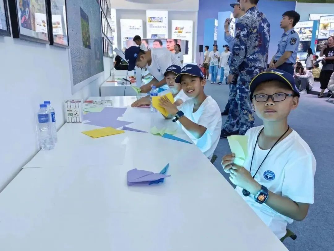 追梦空天凌云志振翅鸿雁赋能时——首都师范大学附属中学育鸿学校