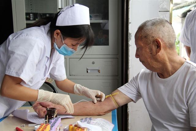 人到中年应该做哪几项体检,中年体检建议检查哪些