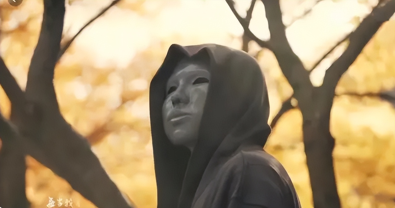 骚白有多豪气？两亿签约费已成历史，回归快手首播送千万好礼