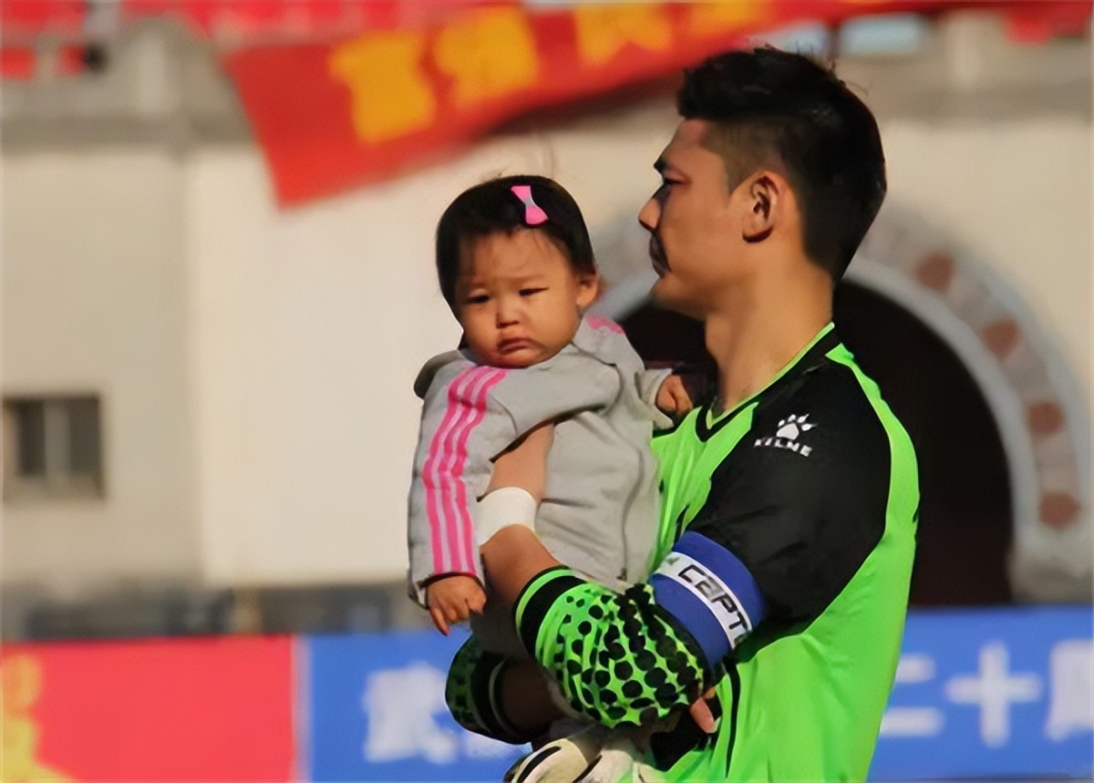 广州恒大门将曾诚年薪多少,广州恒大门将曾诚