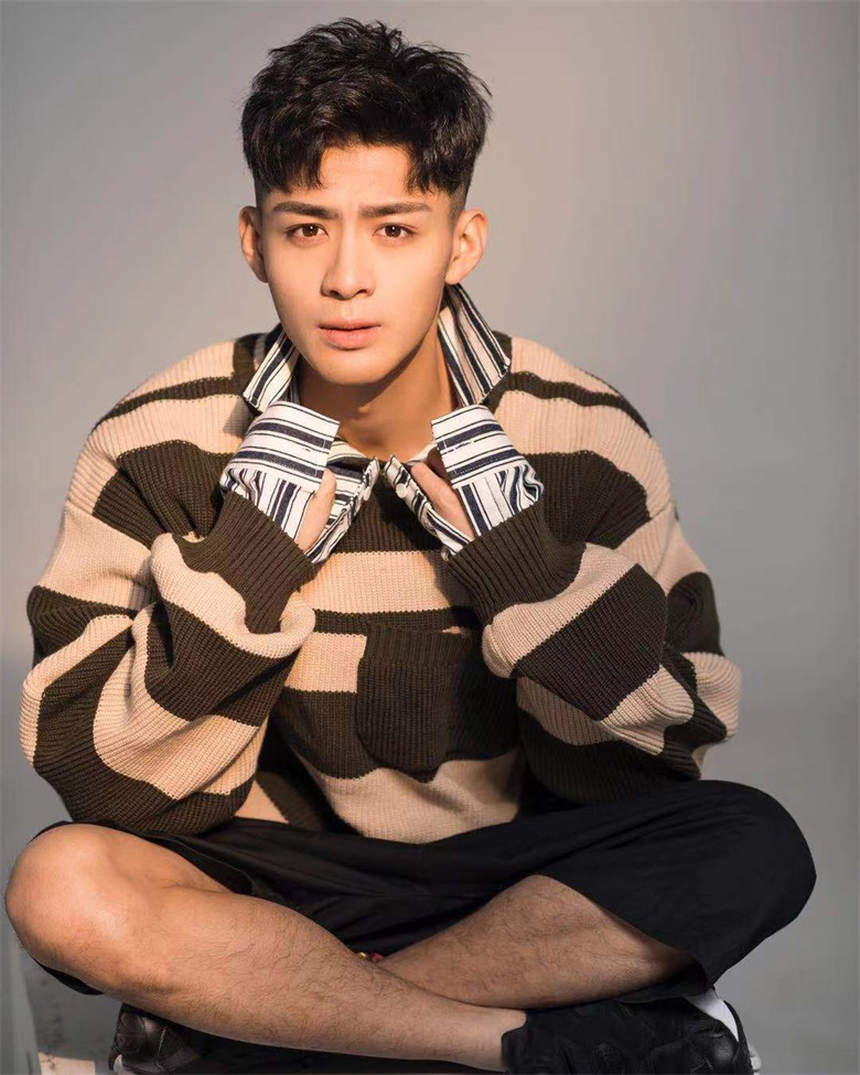 刘思博和奚望的妈,刘思博和妹妹奚望合影