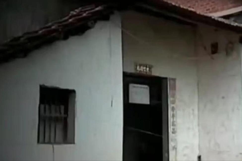 父亲瘫痪在床被老鼠啃食,瘫痪父亲被老鼠啃