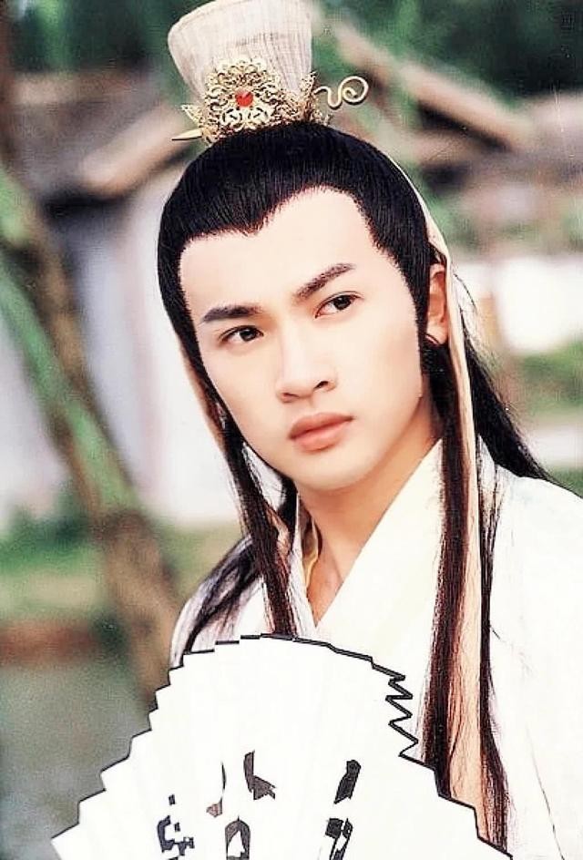 明明很帅却被古装造型毁掉的男星,那些硬着头皮演古装美男的男明星