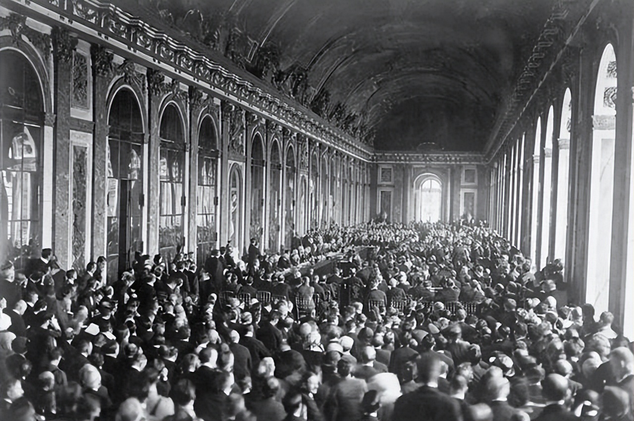 法国君主制的特点,法国封建制度的两大特征