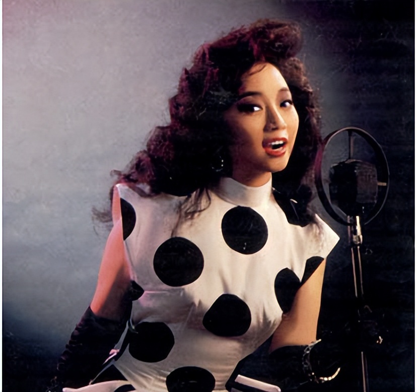 毛阿敏唱功排名,1993梅艳芳毛阿敏视频