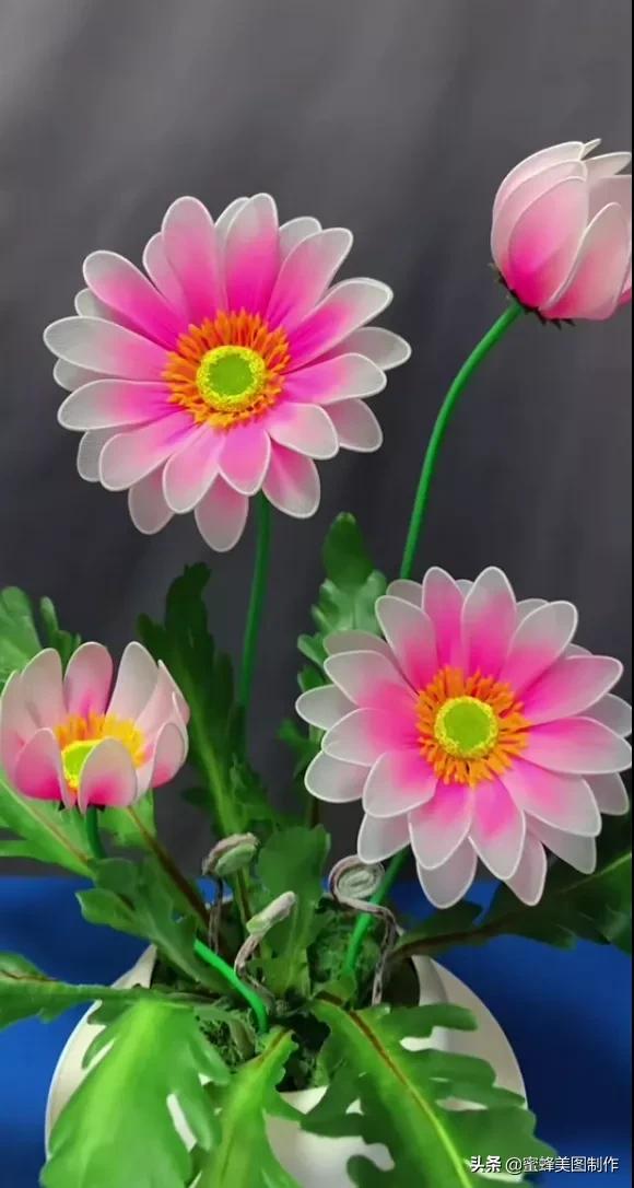 高手在民间根雕做得栩栩如生,看起来很牛逼的手工制作