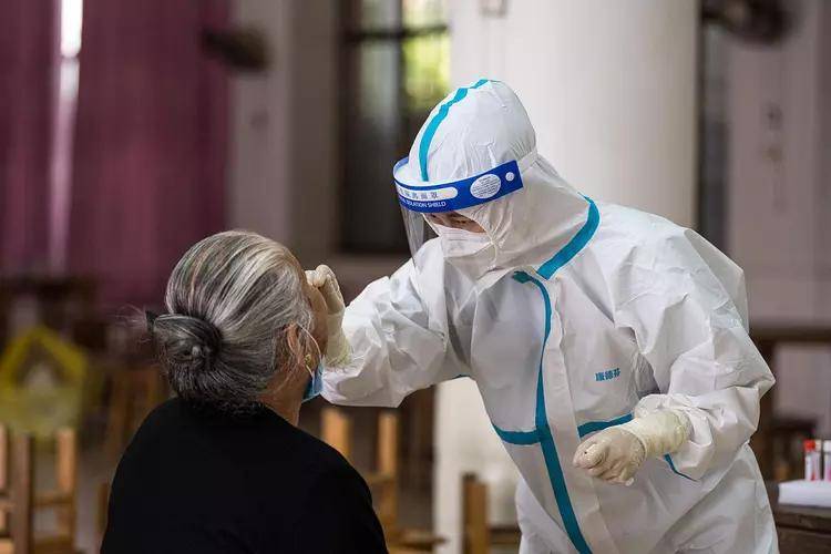 疫情死灰复燃?“核酸造假大王”张核子现身:狂挣十几亿安全落地