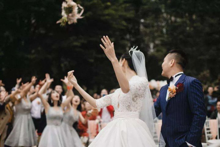 低俗闹婚新郎身亡,低俗闹婚致新郎死亡