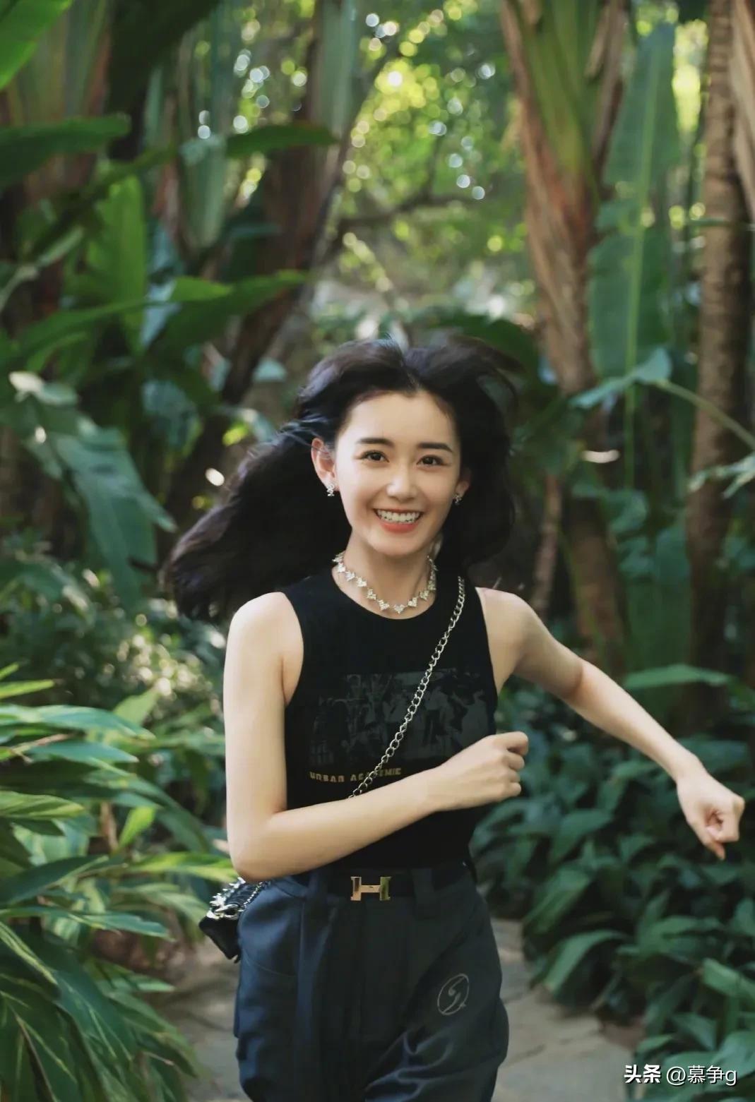 天呐,好美的女鹅,快递本子