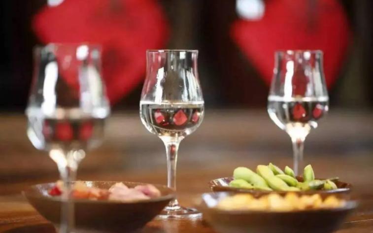 为什么喝了酒肚子里很多气,喝多少酒身上会有酒气