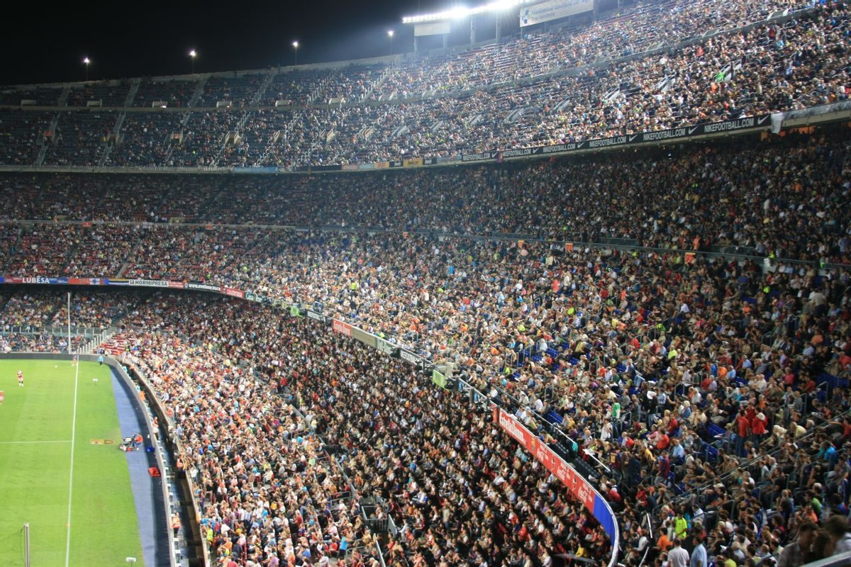 足球运动是如何起源的,足球的起源与发展