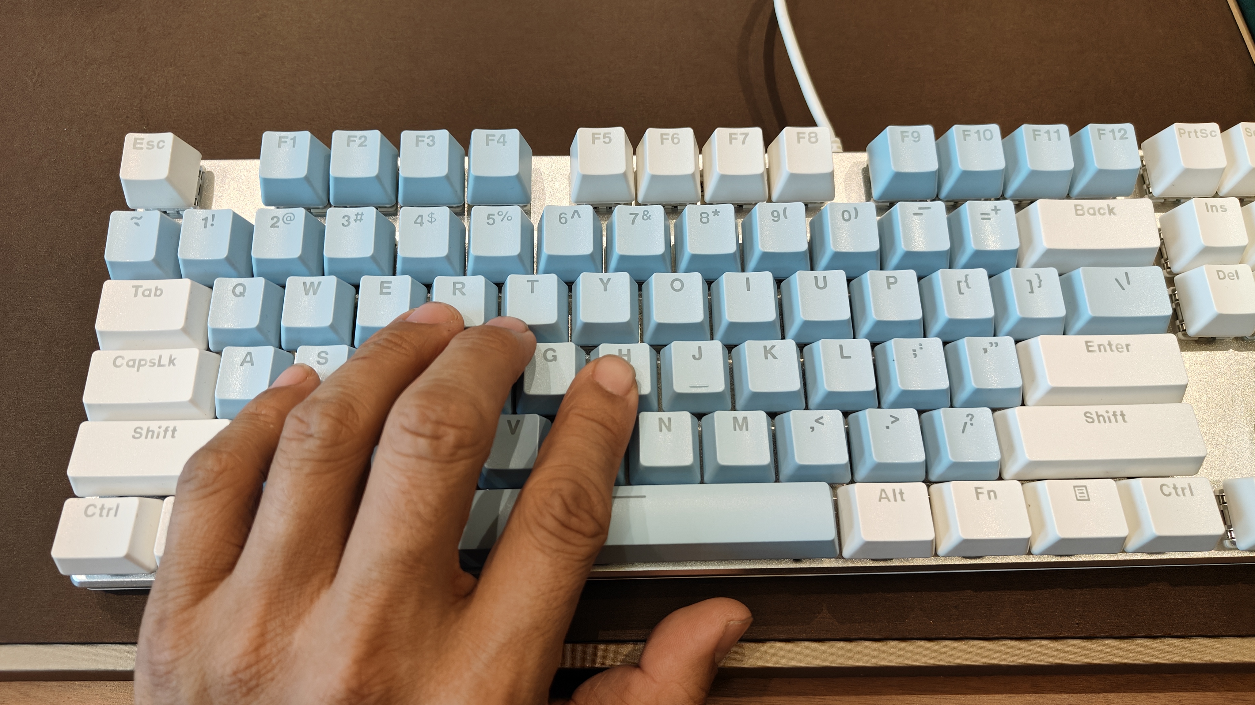 达尔优ek815百元游戏机械键盘推荐,达尔优ek815键盘怎么调灯光颜色