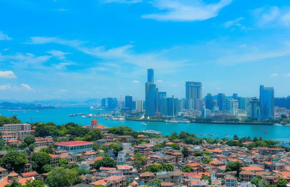 为“春城”然而,尽管昆明的自然环境优美,但这座城?