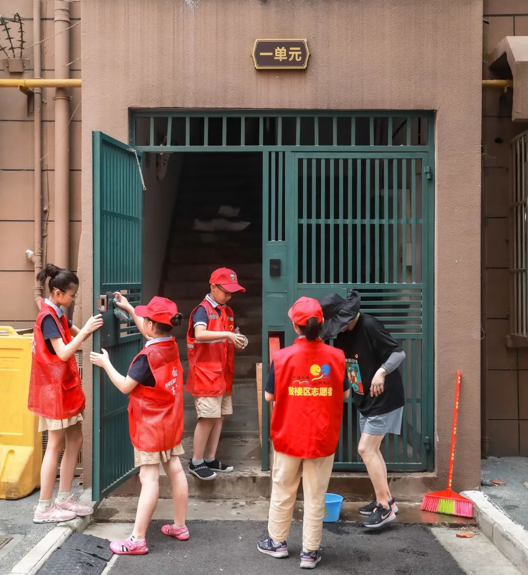 南京市南昌路小学：创文明典范城市这个学校在行动