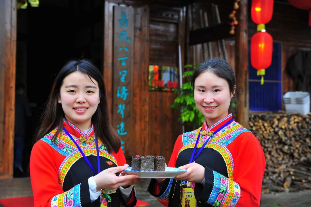 涓婇ザ閾呭北鐣叉棌椋庢儏,澶╀笅show