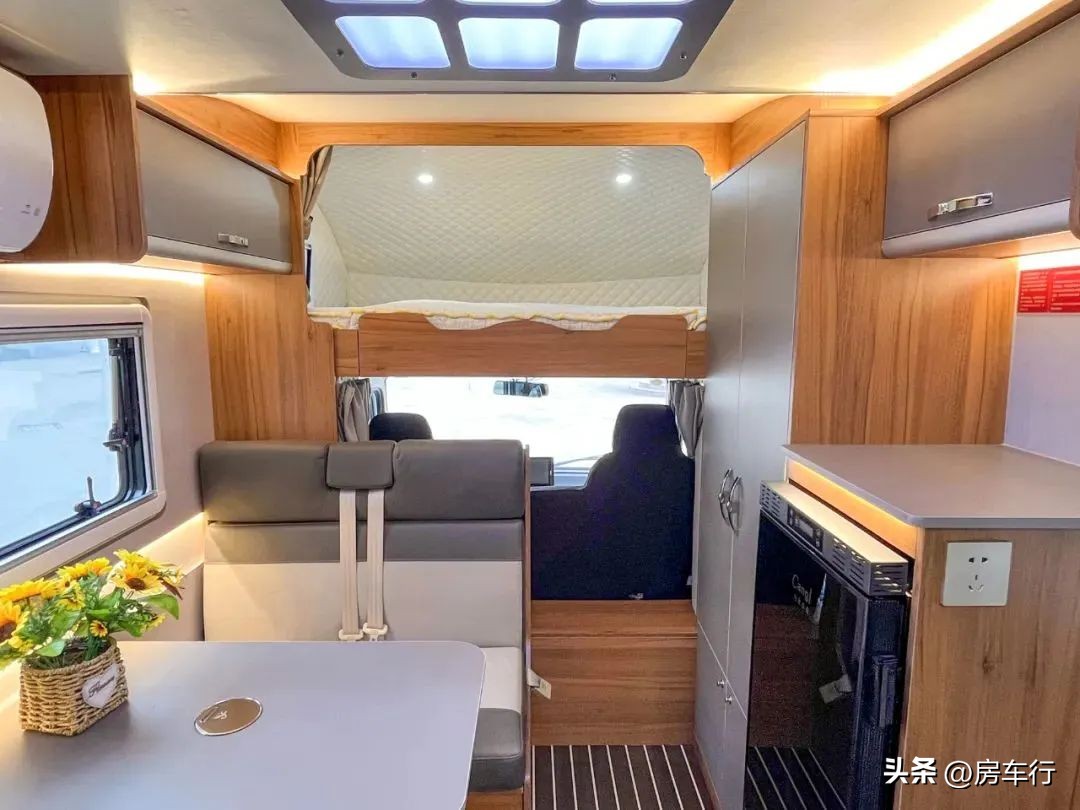 2022款五十铃轻卡房车,价格低大空间六座有哪款轻卡房车