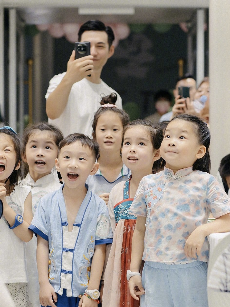 严屹宽女儿平安夜,严屹宽给女儿过生日