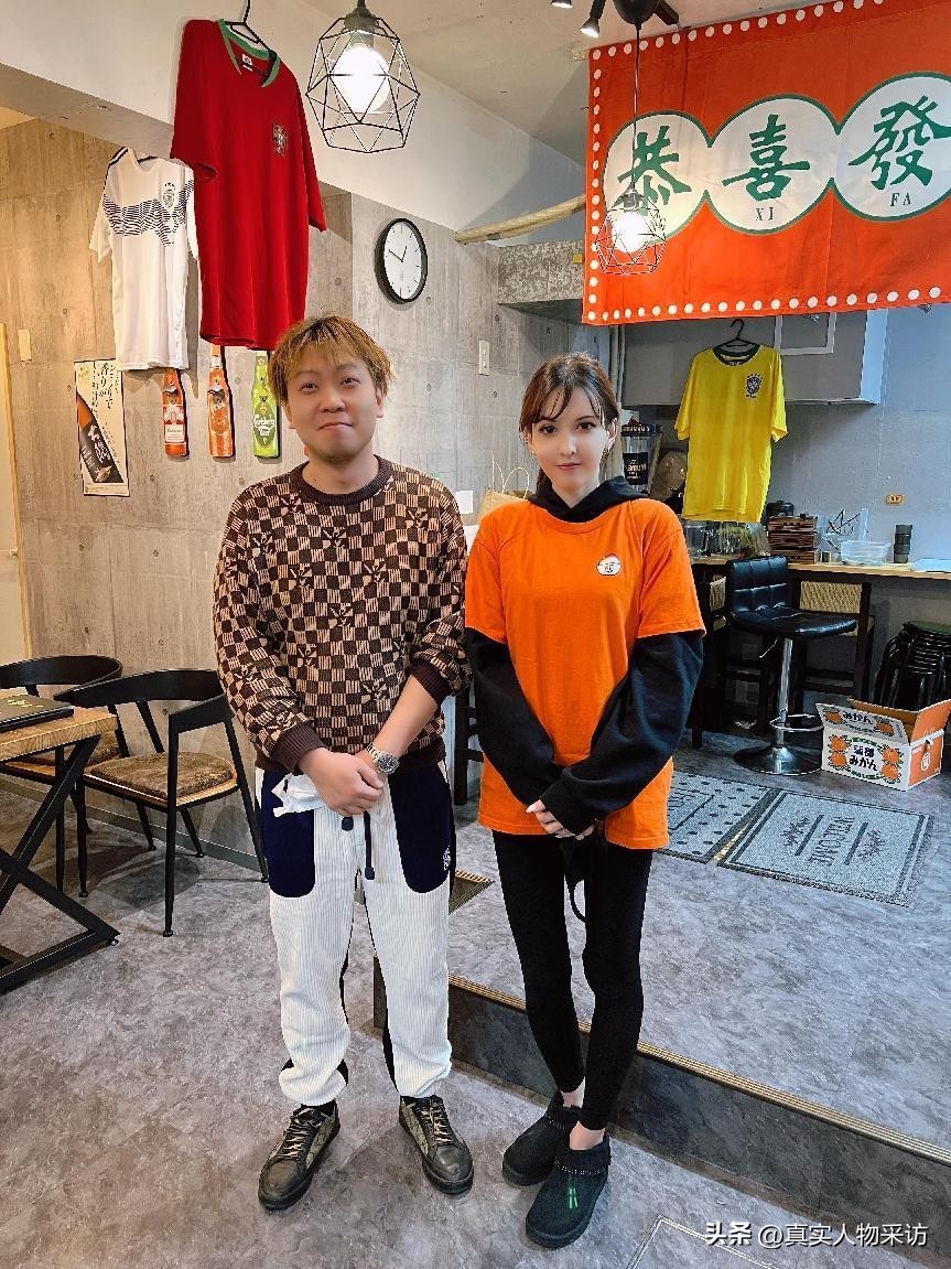 大学生卖肉夹馍一年赚100多万,在日本卖肉夹馍