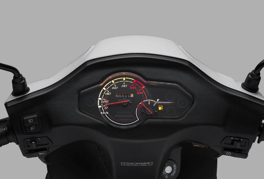 五羊本田nbx小踏板车,五羊本田125踏板对比新大洲本田