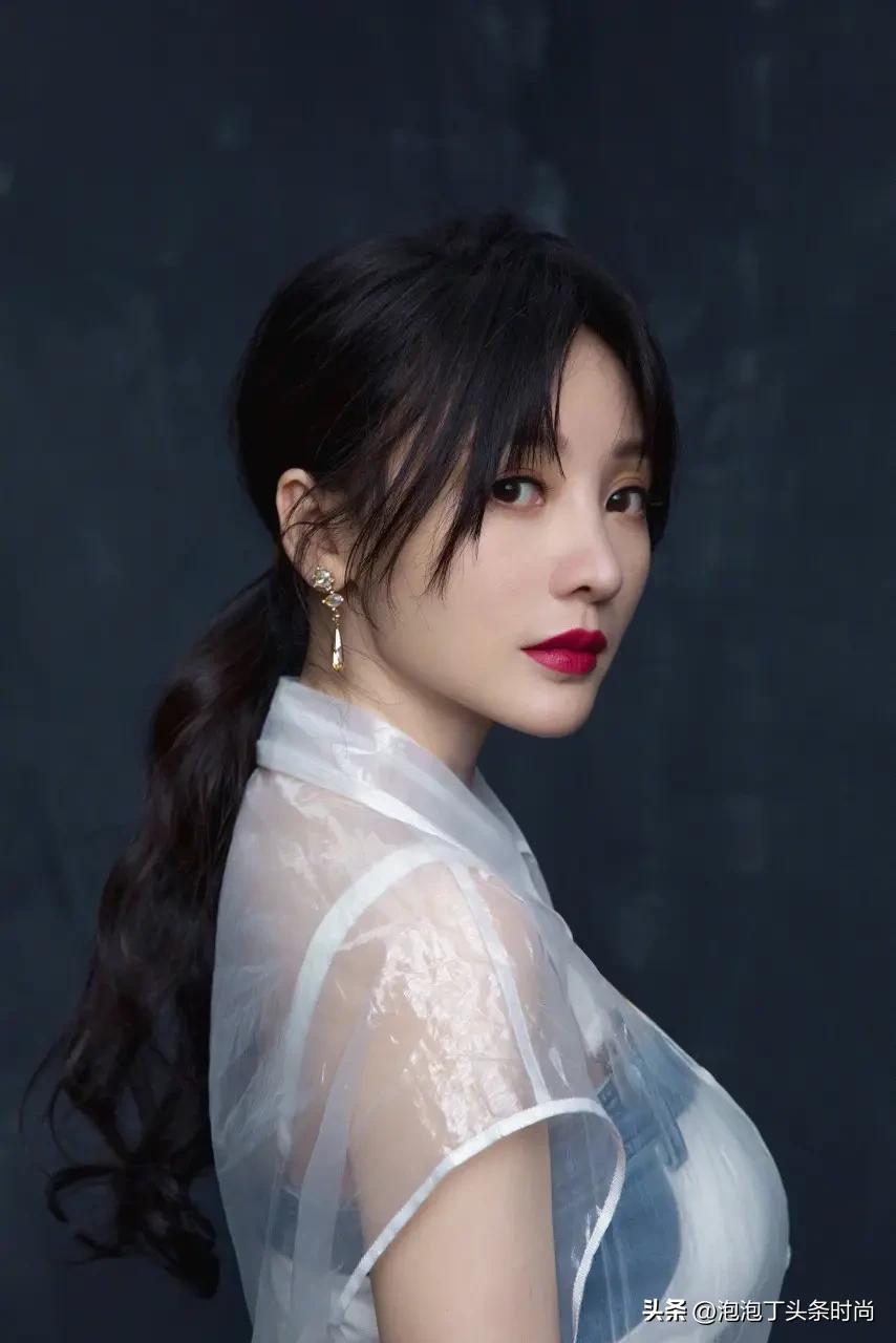 10位老婆们的颜值：成名前VS成名后，前后差距大，有你“老婆”？